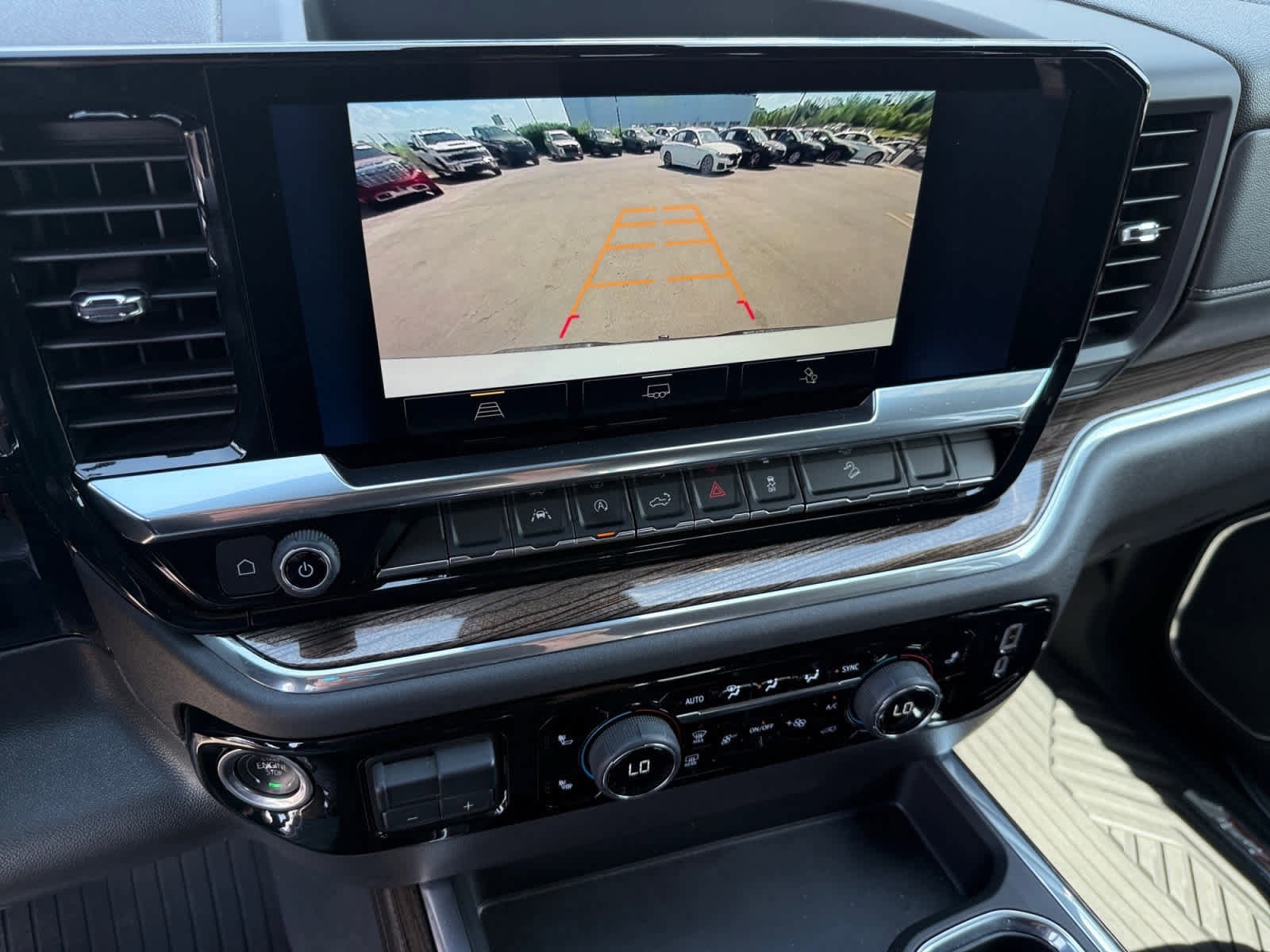Used 2024 Chevrolet Silverado 1500 LT Trail Boss w/ Convenience Package II AWD/4WD image 19