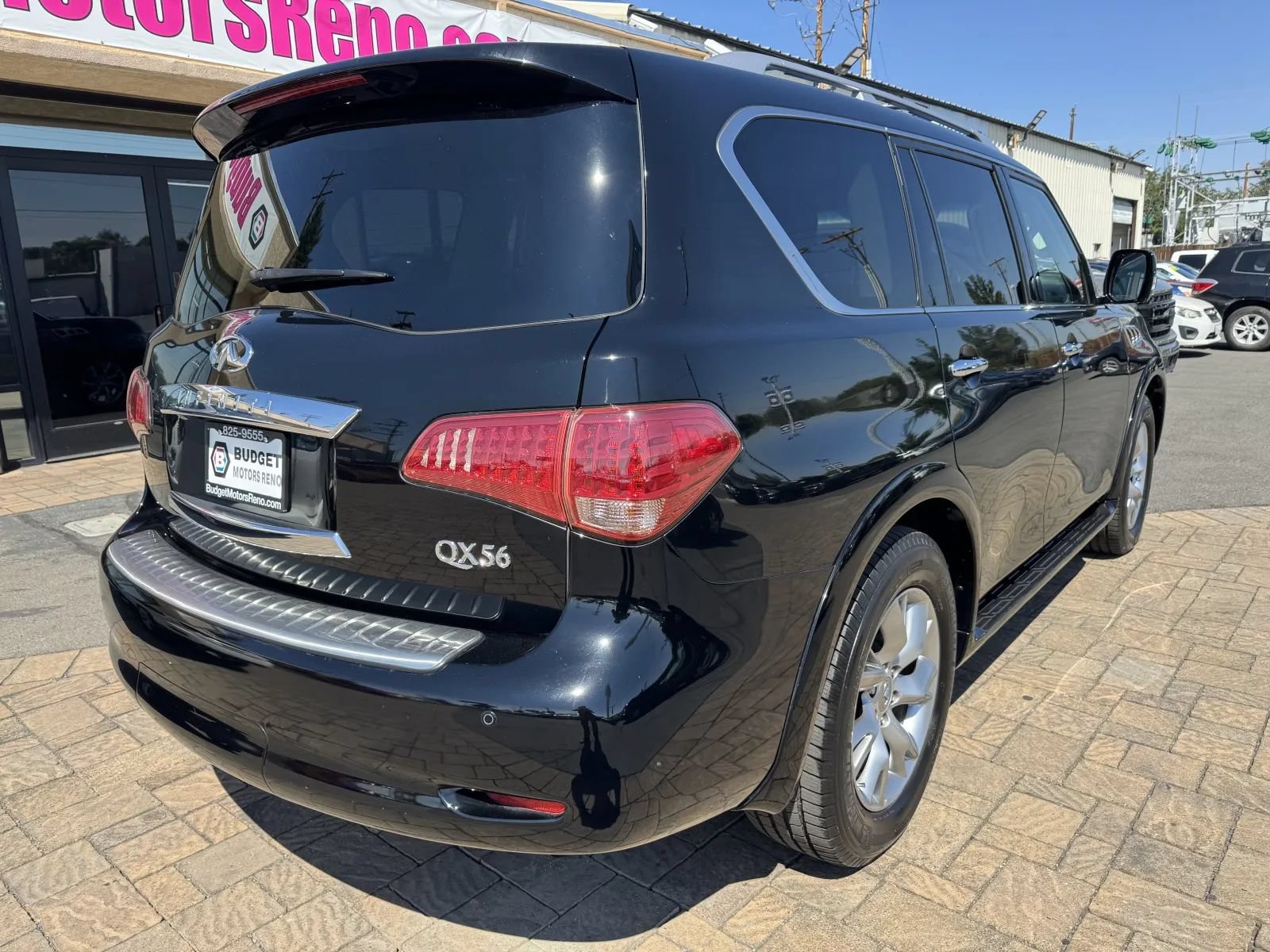 Used 2012 INFINITI QX56 4WD w/ Theater Pkg image 2