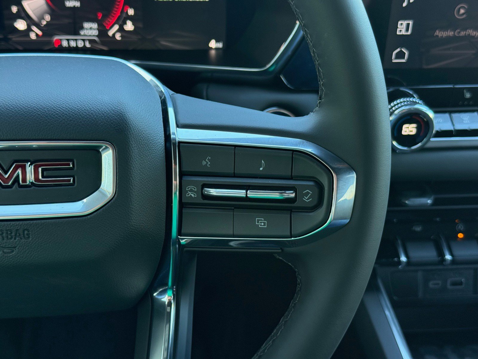 New 2026 GMC Canyon Elevation w/ Convenience Package image 16