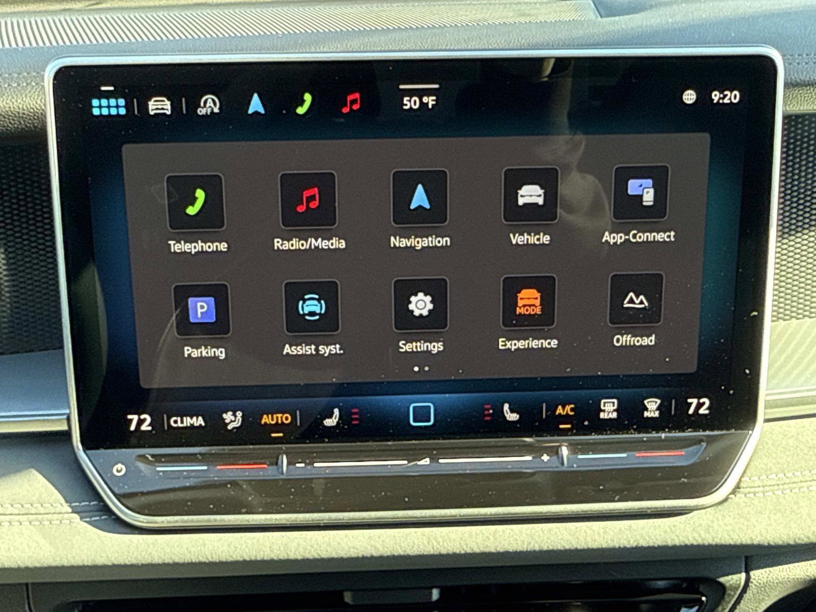 Used 2025 Volkswagen Tiguan SE image 4