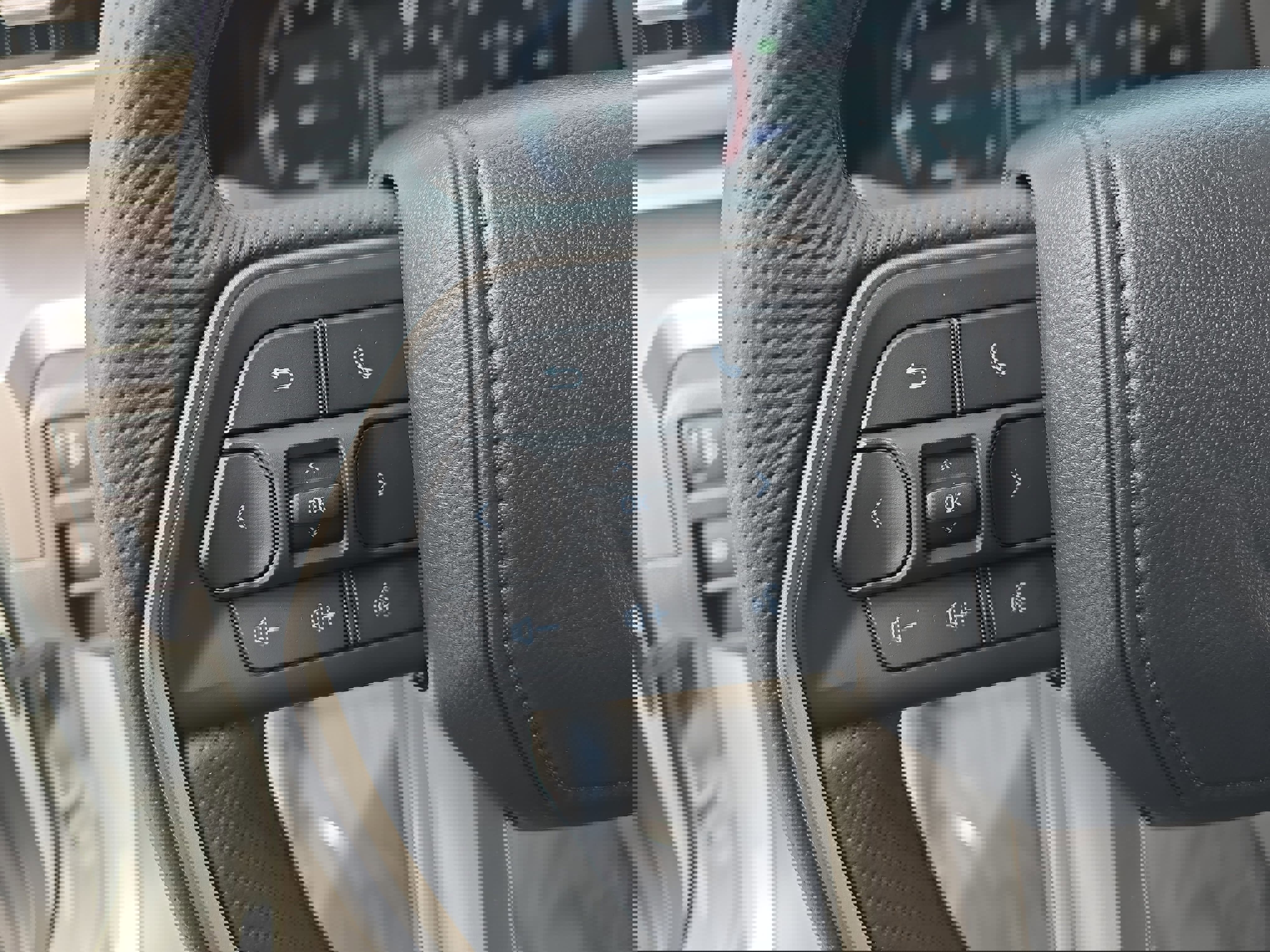 Used 2025 Toyota Tacoma TRD Sport image 18