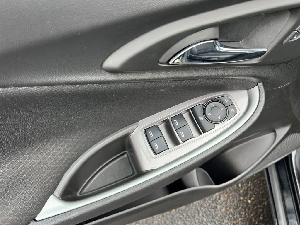 Used 2023 Chevrolet Malibu LT image 13