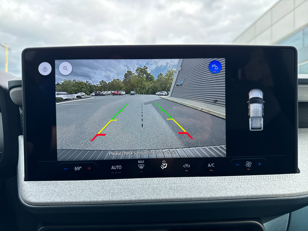 New 2025 Ford Maverick XLT image 14