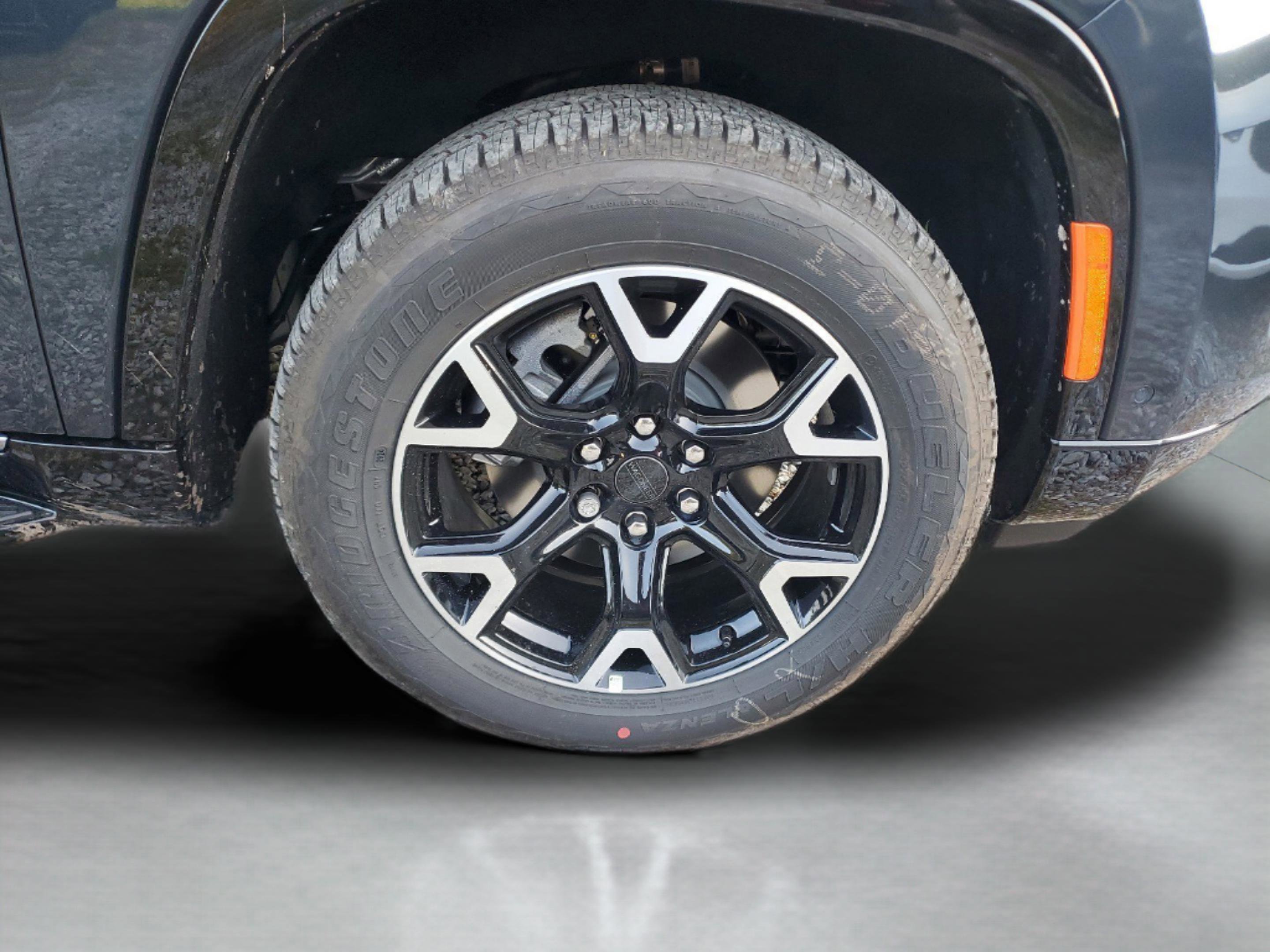 New 2025 Jeep Wagoneer L Series III w/ 8-pass Seating Package image 5