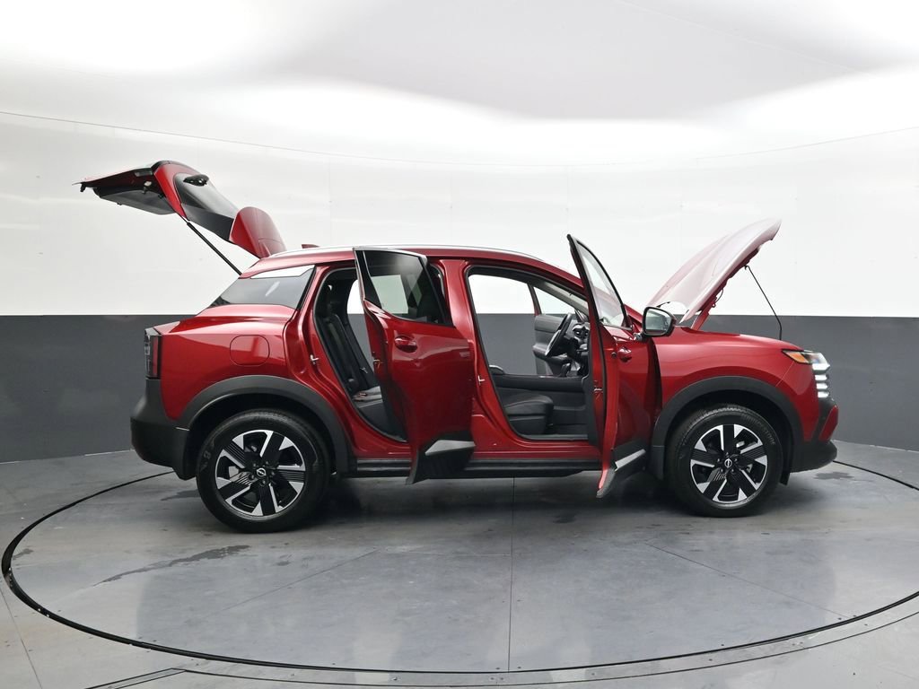 Used 2025 Nissan Kicks SR image 45