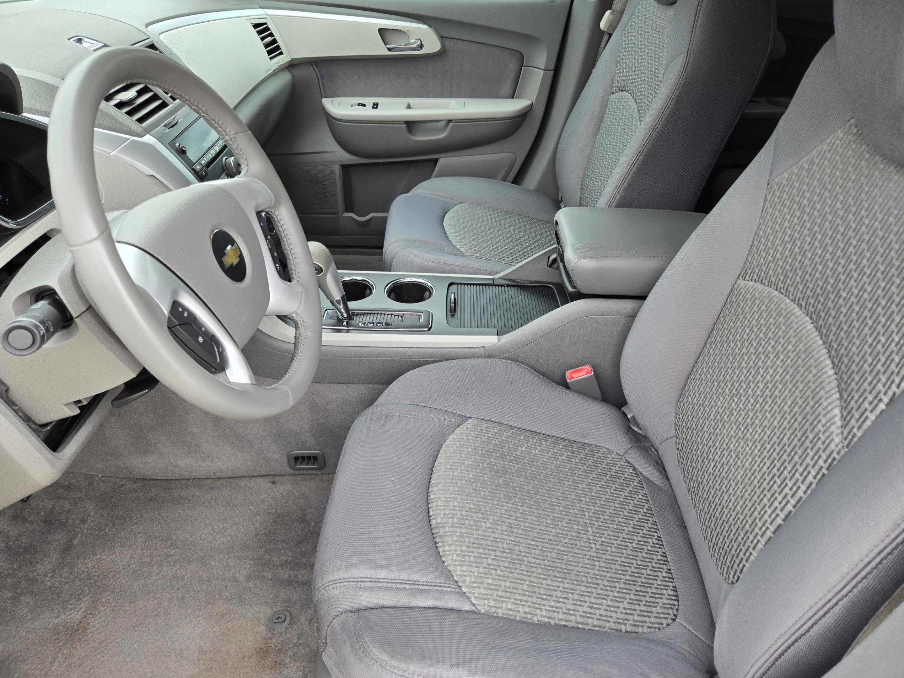 Used 2012 Chevrolet Traverse LS FWD image 9