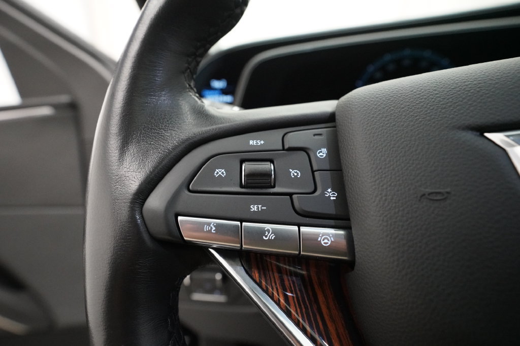 Used 2023 Cadillac Escalade Premium Luxury w/ Performance Package AWD/4WD image 17
