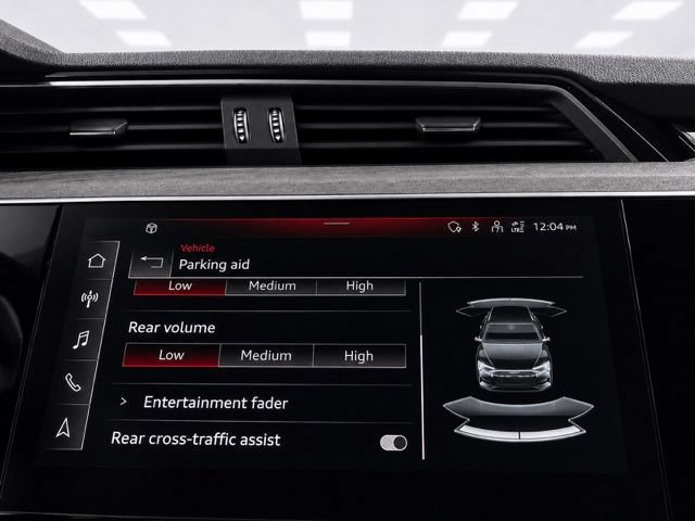 Used 2021 Audi e-tron Premium AWD/4WD image 36