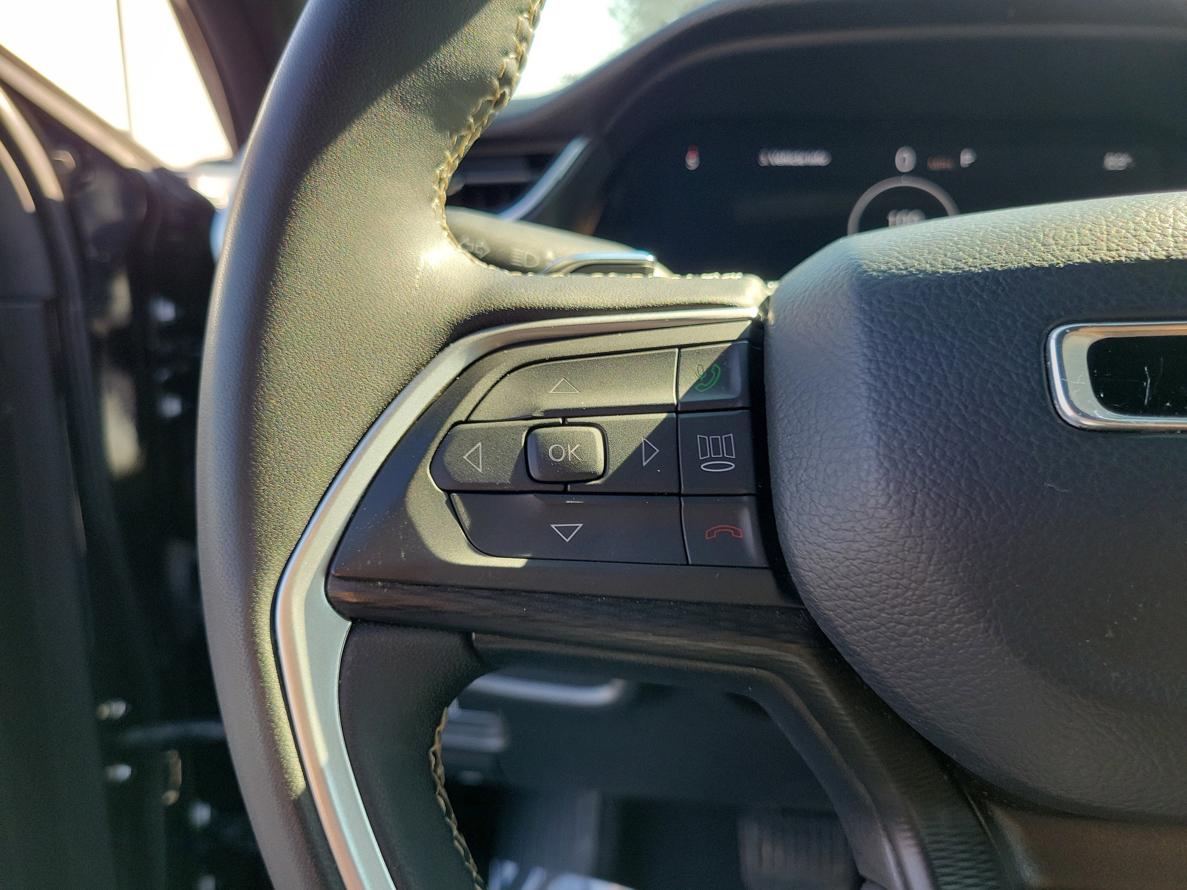 Used 2024 Jeep Grand Cherokee L Laredo image 22