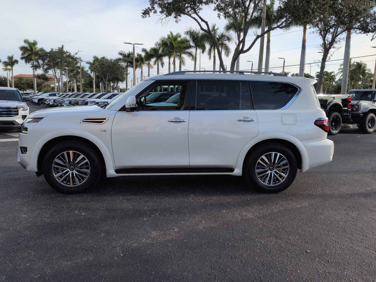 Used 2021 Nissan Armada SL w/ Captain's Chairs Package RWD image 7
