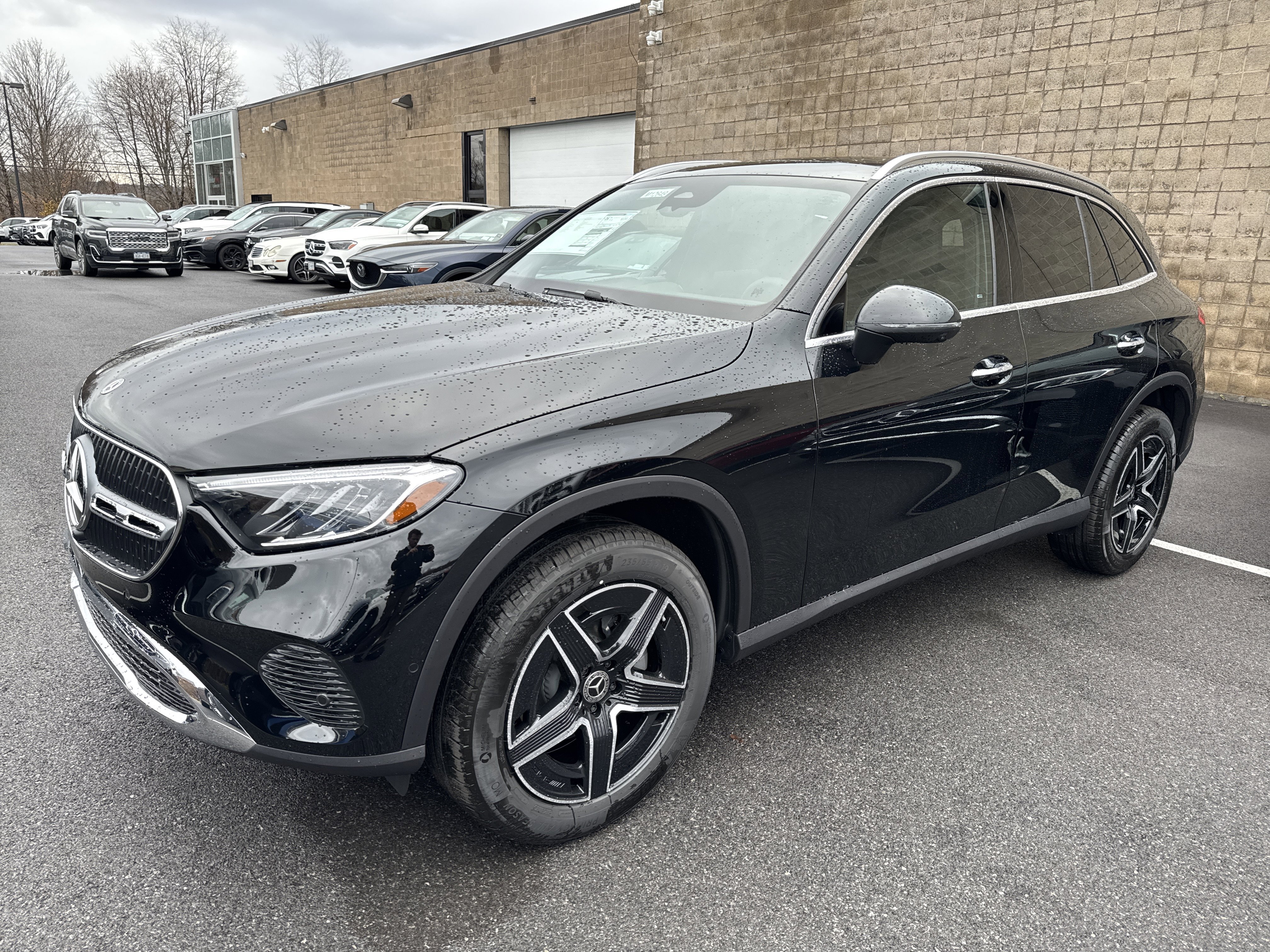 Used 2026 Mercedes-Benz GLC 300 4MATIC image 4