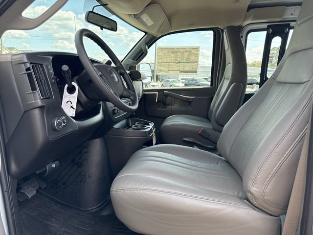 New 2026 GMC Savana 3500 w/ Driver Convenience Package RWD image 7