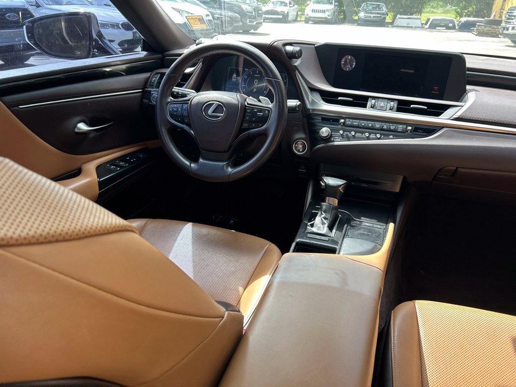 Used 2021 Lexus ES 350 w/ Accessory Package FWD image 9