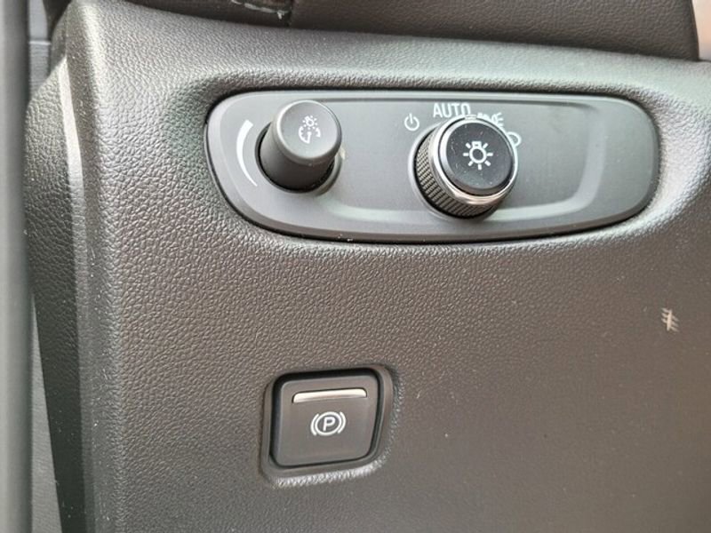 Used 2022 Chevrolet Blazer LT image 29