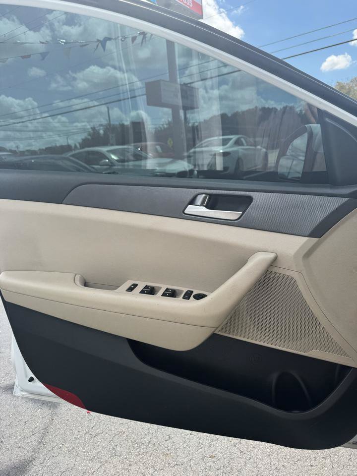 Used 2015 Hyundai Sonata SE FWD image 41