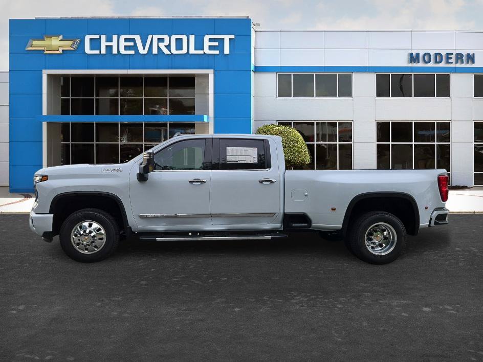New 2026 Chevrolet Silverado 3500 High Country AWD/4WD image 2