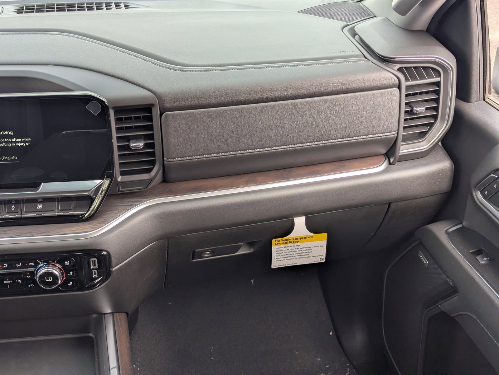 New 2026 GMC Sierra 3500 SLT w/ SLT Convenience Package image 19