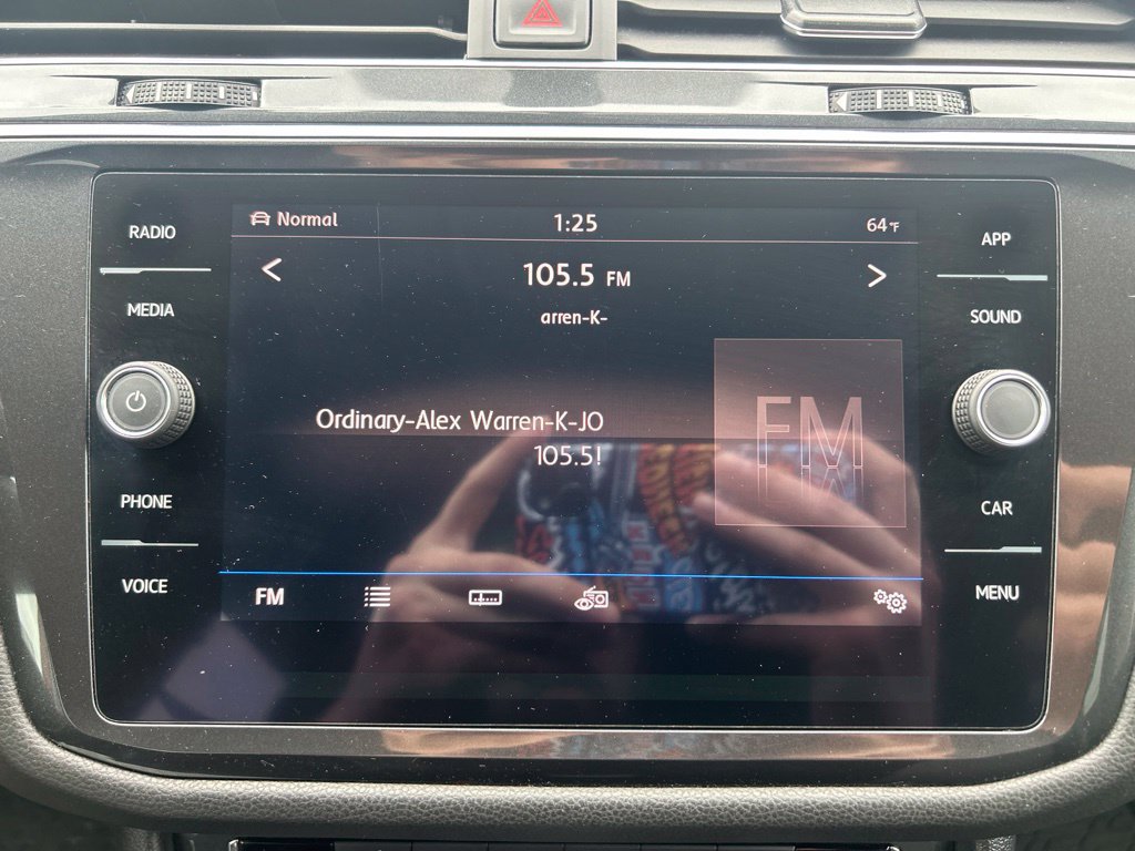 Used 2018 Volkswagen Tiguan SE AWD/4WD image 26