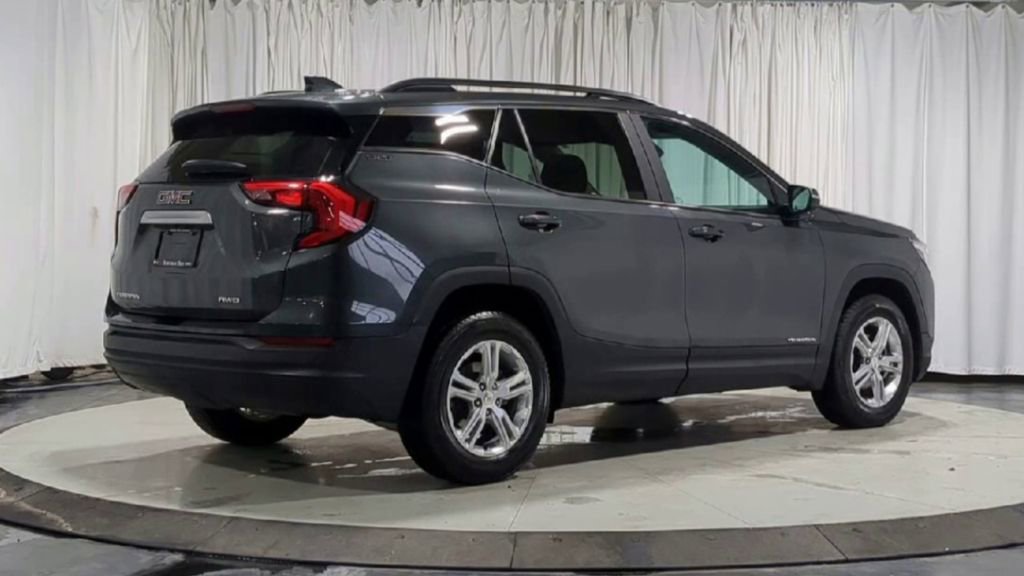 Used 2021 GMC Terrain SLE w/ Driver Convenience Package image 10