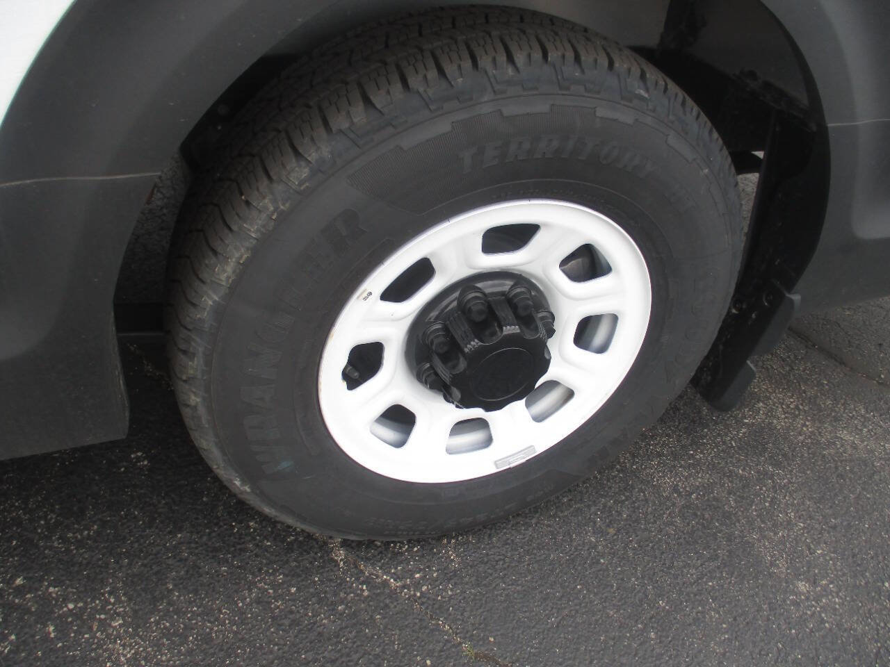 Used 2024 Chevrolet Brightdrop 600 w/ Commercial Equipment Package AWD/4WD image 46
