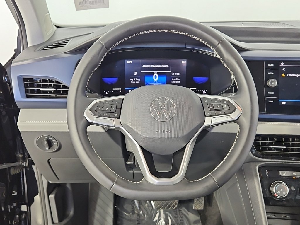 Certified 2023 Volkswagen Taos SE FWD image 26