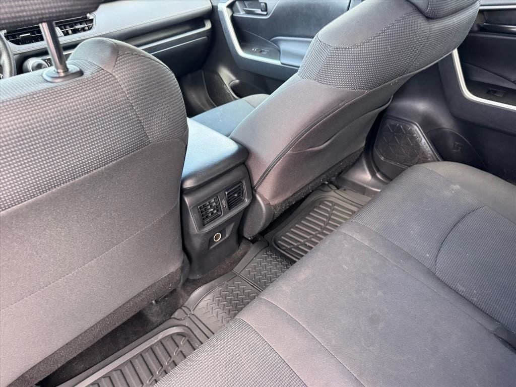 Used 2023 Toyota RAV4 LE AWD/4WD image 15