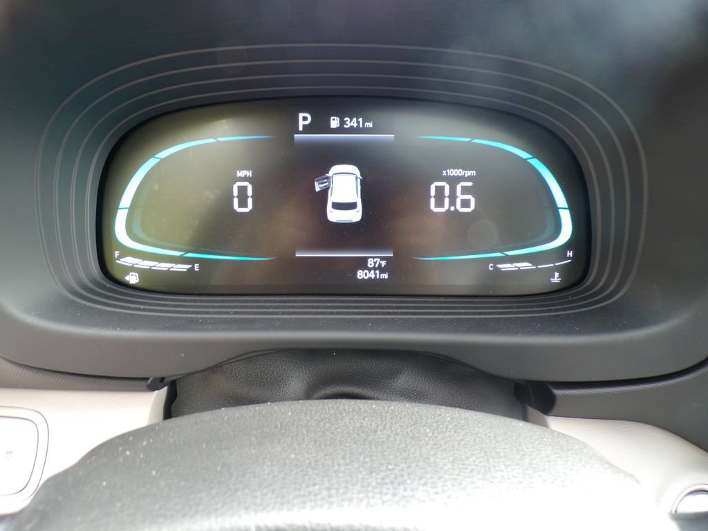Used 2025 Hyundai Venue SEL FWD image 24