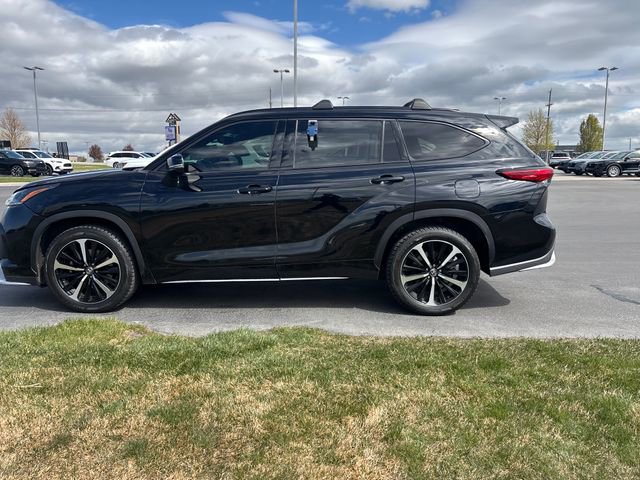 Used 2022 Toyota Highlander XSE AWD/4WD image 6
