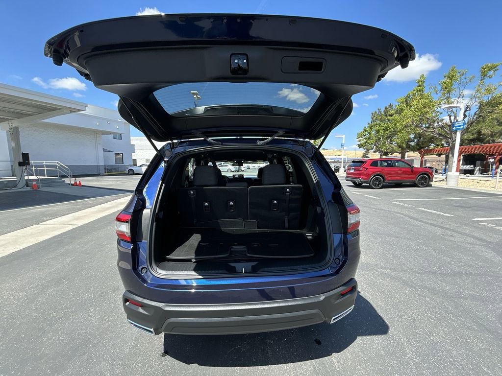 Used 2025 Honda Pilot Sport image 23