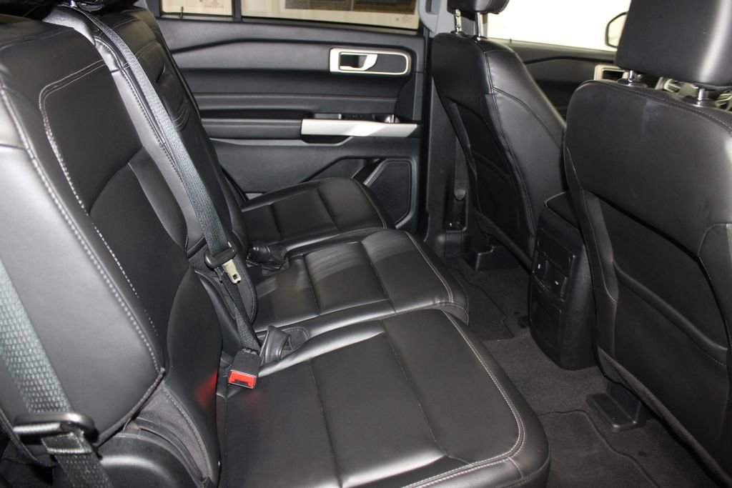 Used 2023 Ford Explorer XLT w/ Equipment Group 202A image 28