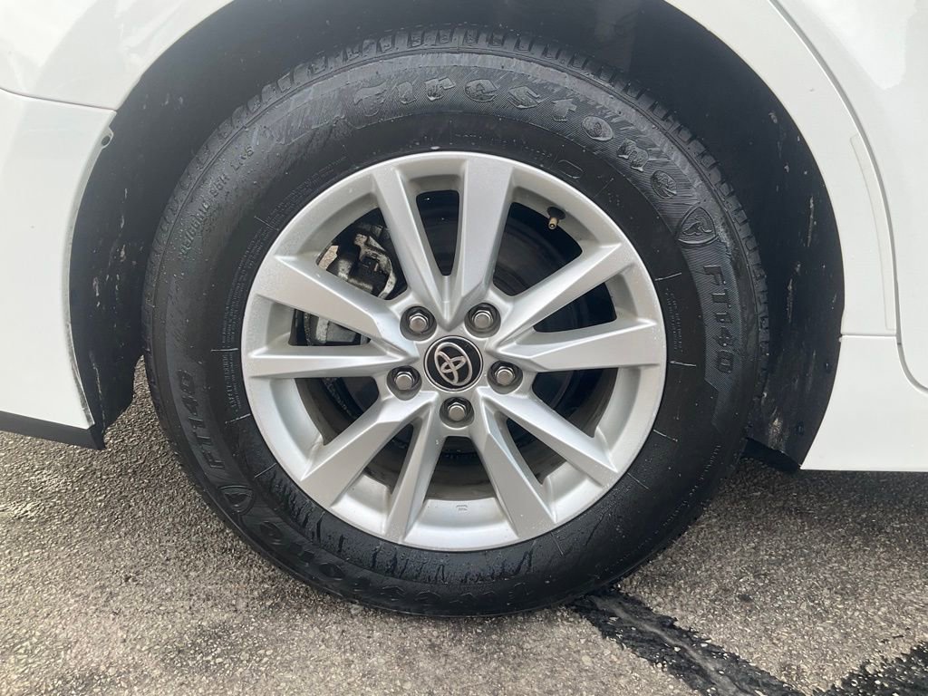 Used 2025 Toyota Camry LE image 8