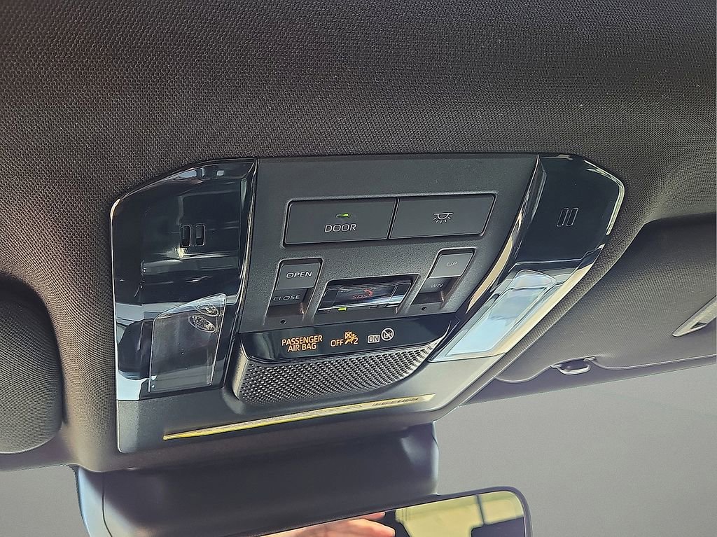 Used 2024 Lexus GX 550 w/ Accessory Package (Z1) image 31