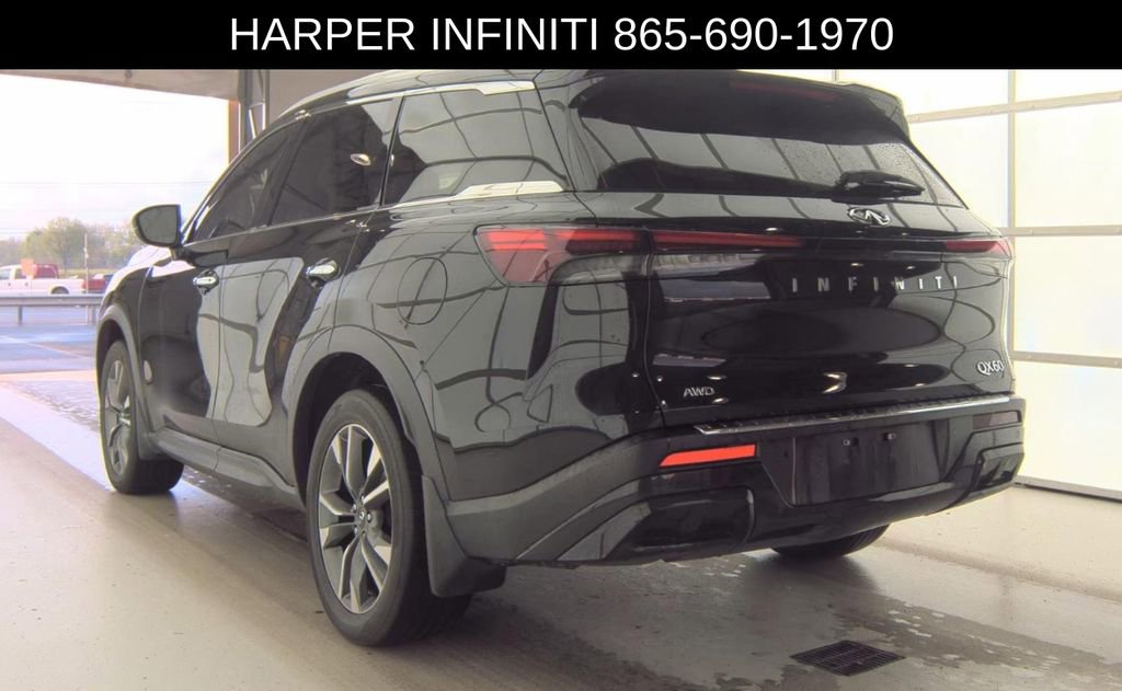 Used 2023 INFINITI QX60 Luxe w/ Performance Audio Package AWD/4WD image 2