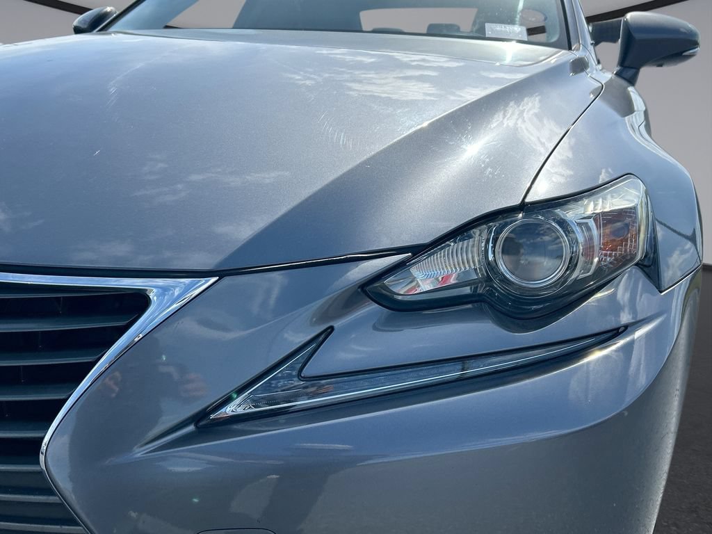 Used 2016 Lexus IS 200t RWD image 29