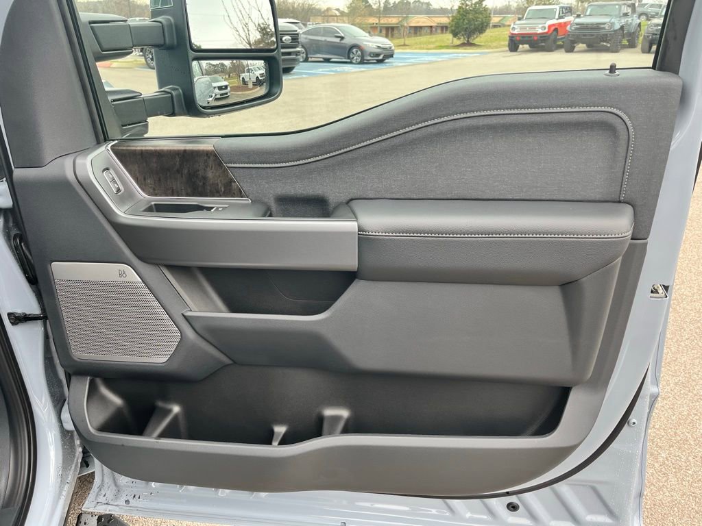 New 2026 Ford F250 Lariat w/ Chrome Package image 7