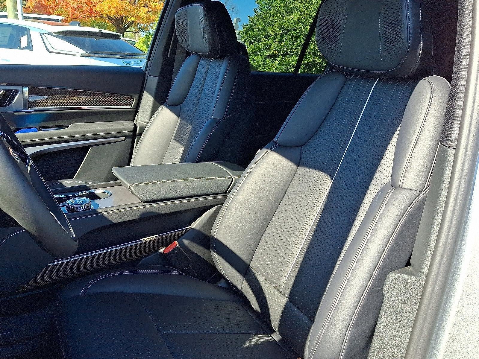 New 2027 Cadillac Vistiq Sport w/ LPO, Premium Carpet Package AWD/4WD image 17