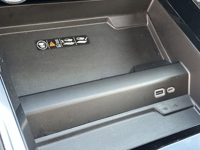 Used 2025 Chevrolet Suburban RST image 37