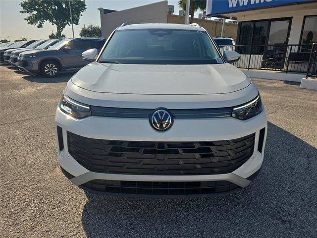 New 2026 Volkswagen Tiguan SE FWD image 2