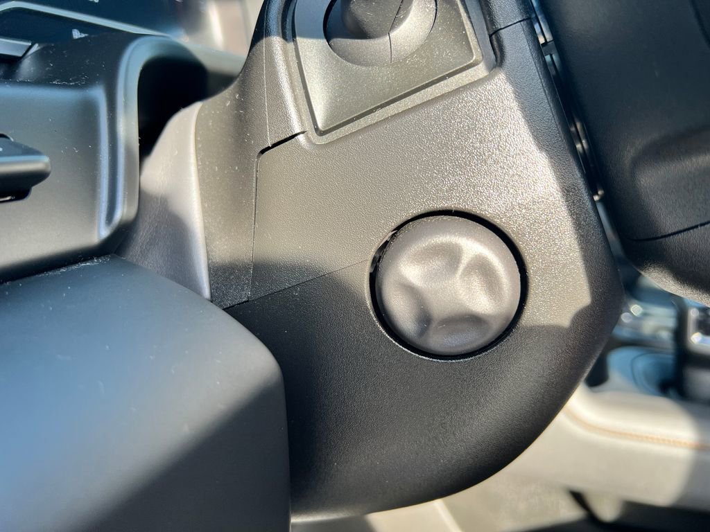 Used 2023 GMC Sierra 1500 AT4 w/ AT4 Premium Package image 31