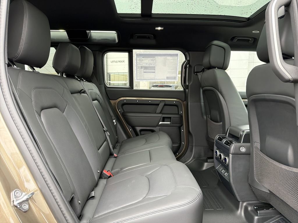 New 2026 Land Rover Defender 110 X-Dynamic SE image 13