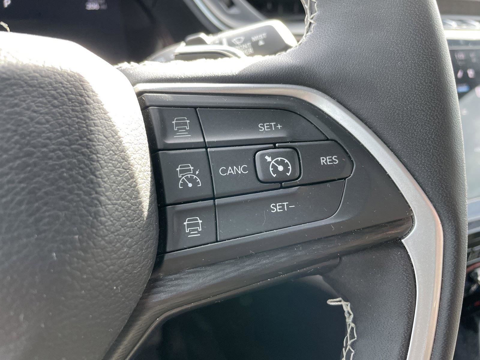 Used 2024 Jeep Grand Cherokee L Altitude image 14