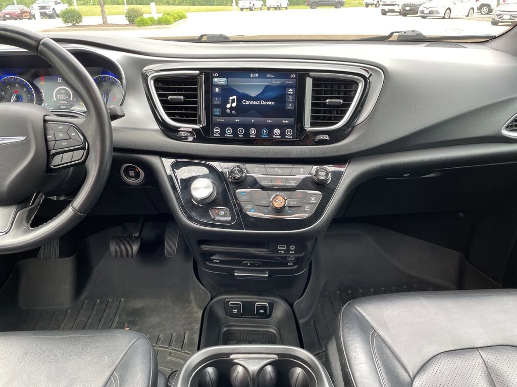 Used 2018 Chrysler Pacifica Touring-L Plus FWD image 11