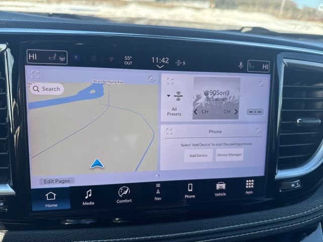 Used 2025 Chrysler Pacifica Limited image 20