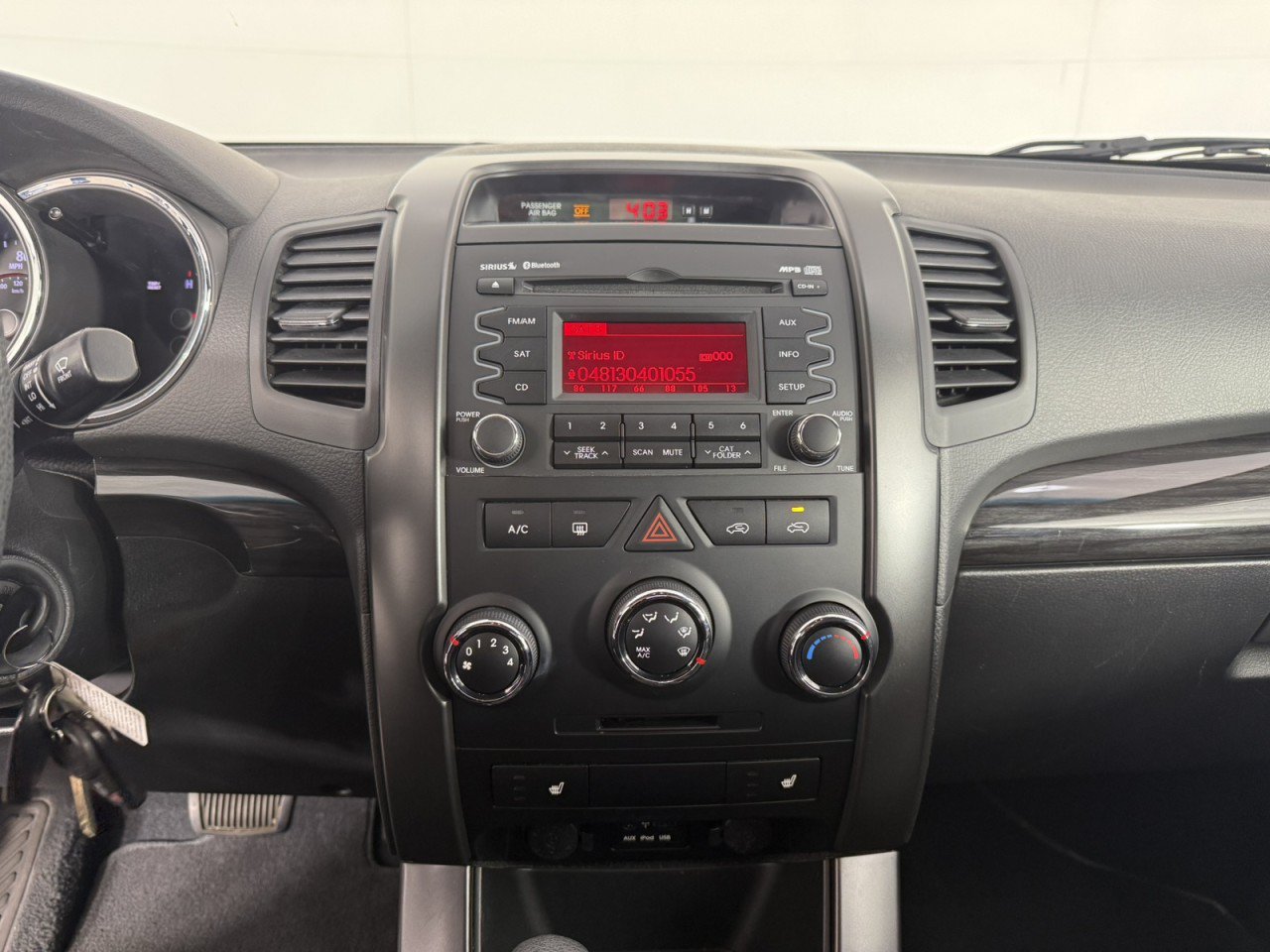 Used 2012 Kia Sorento LX w/ Convenience Pkg FWD image 18