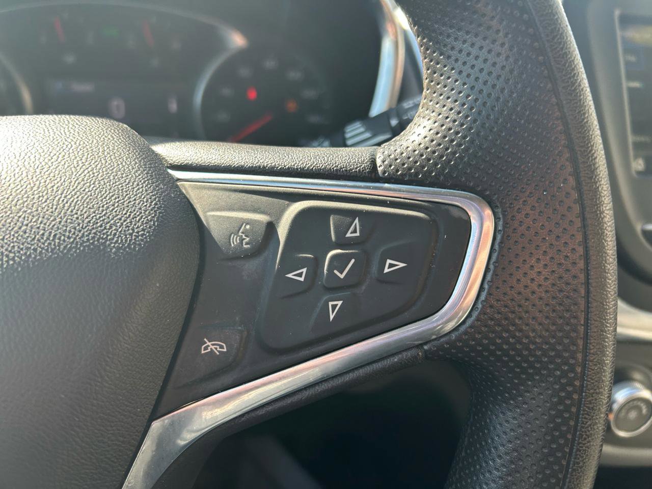 Used 2019 Chevrolet Equinox LT AWD/4WD image 19