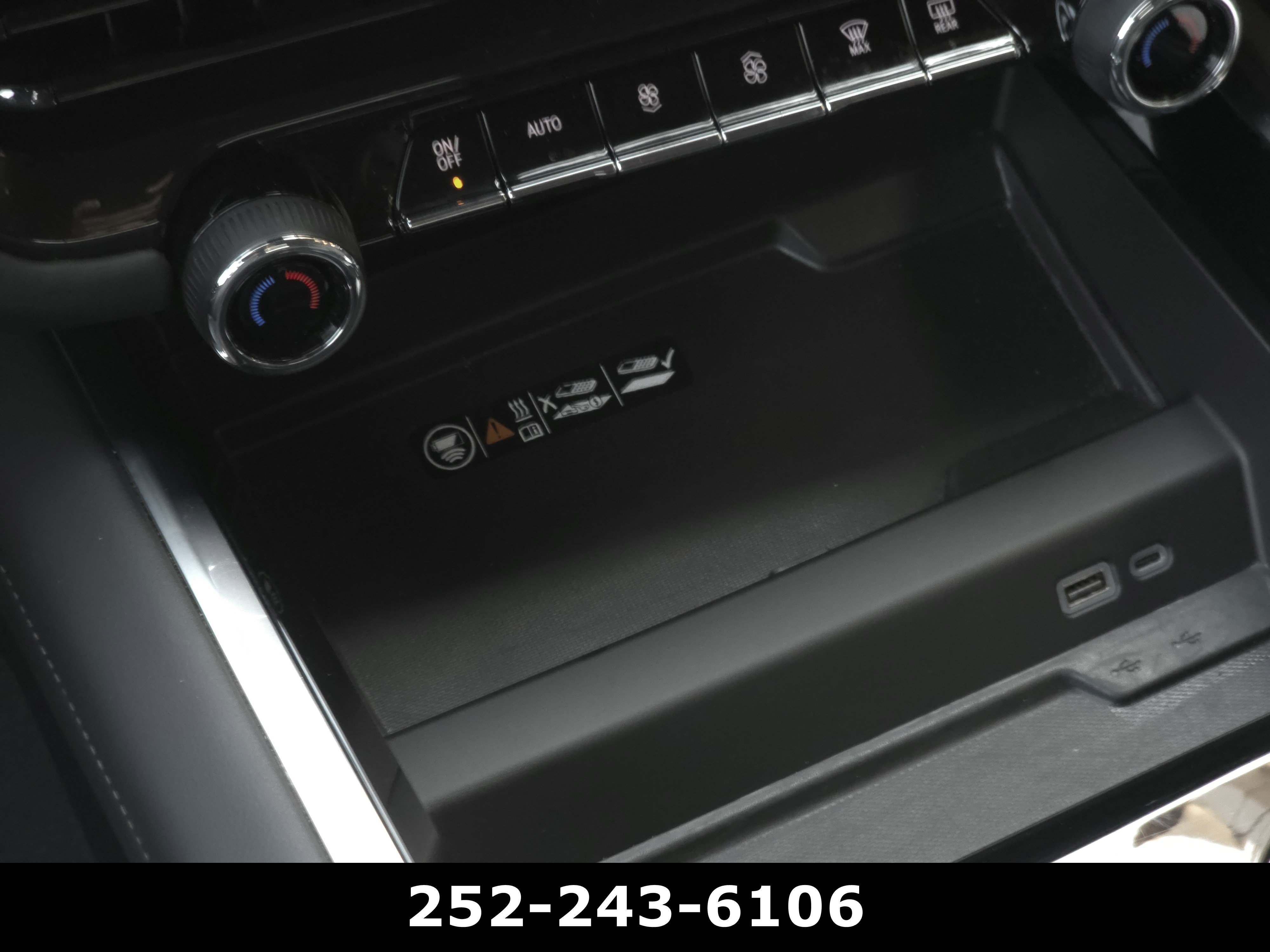 Used 2025 Chevrolet Tahoe Premier RWD image 15