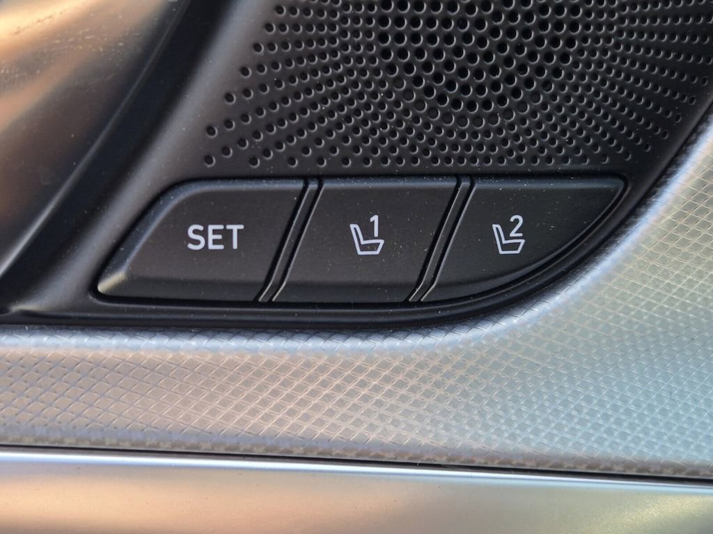 Used 2026 Genesis G70 2.5T Prestige RWD image 30