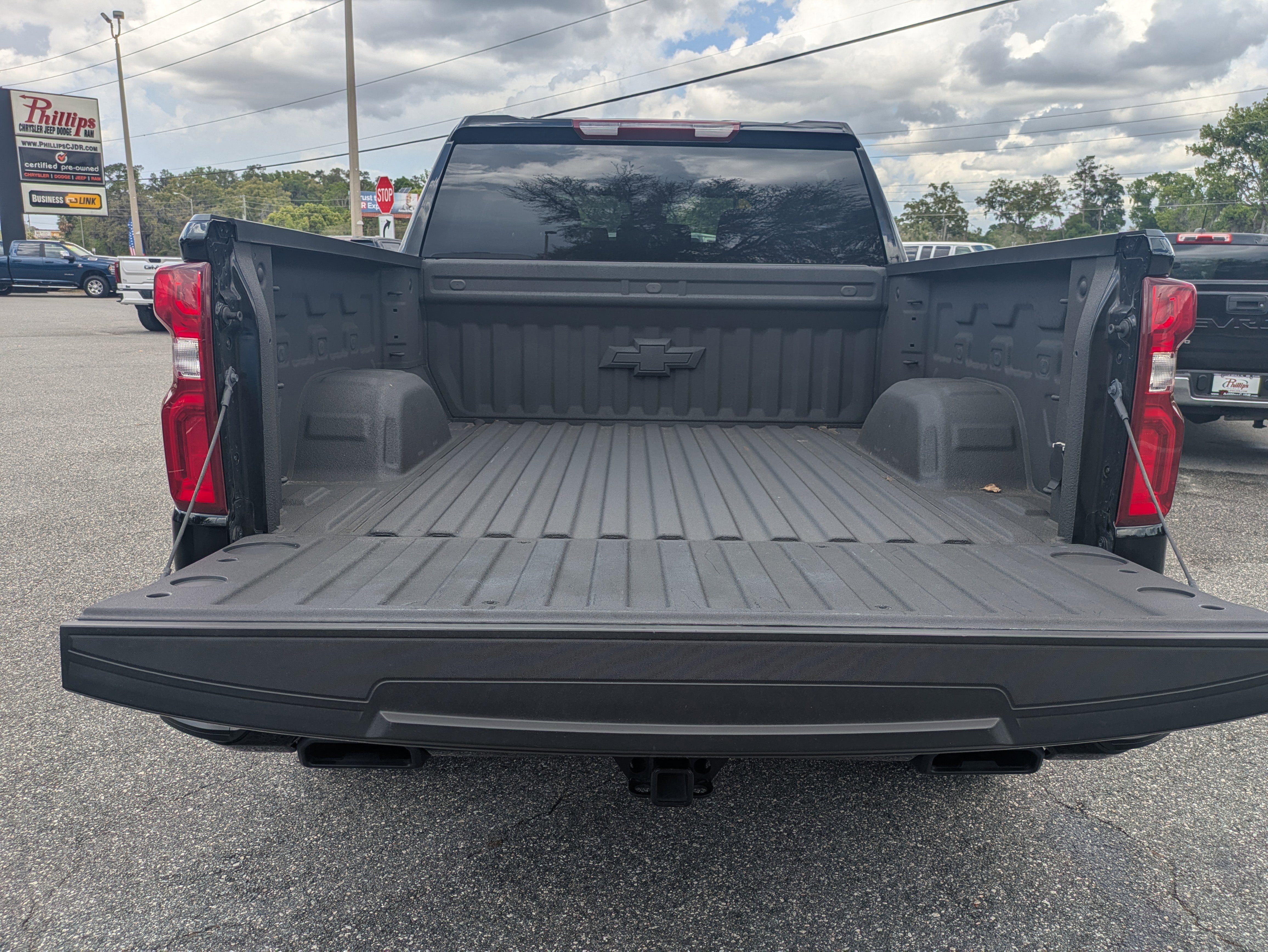 Used 2024 Chevrolet Silverado 1500 RST w/ Rally Edition AWD/4WD image 13