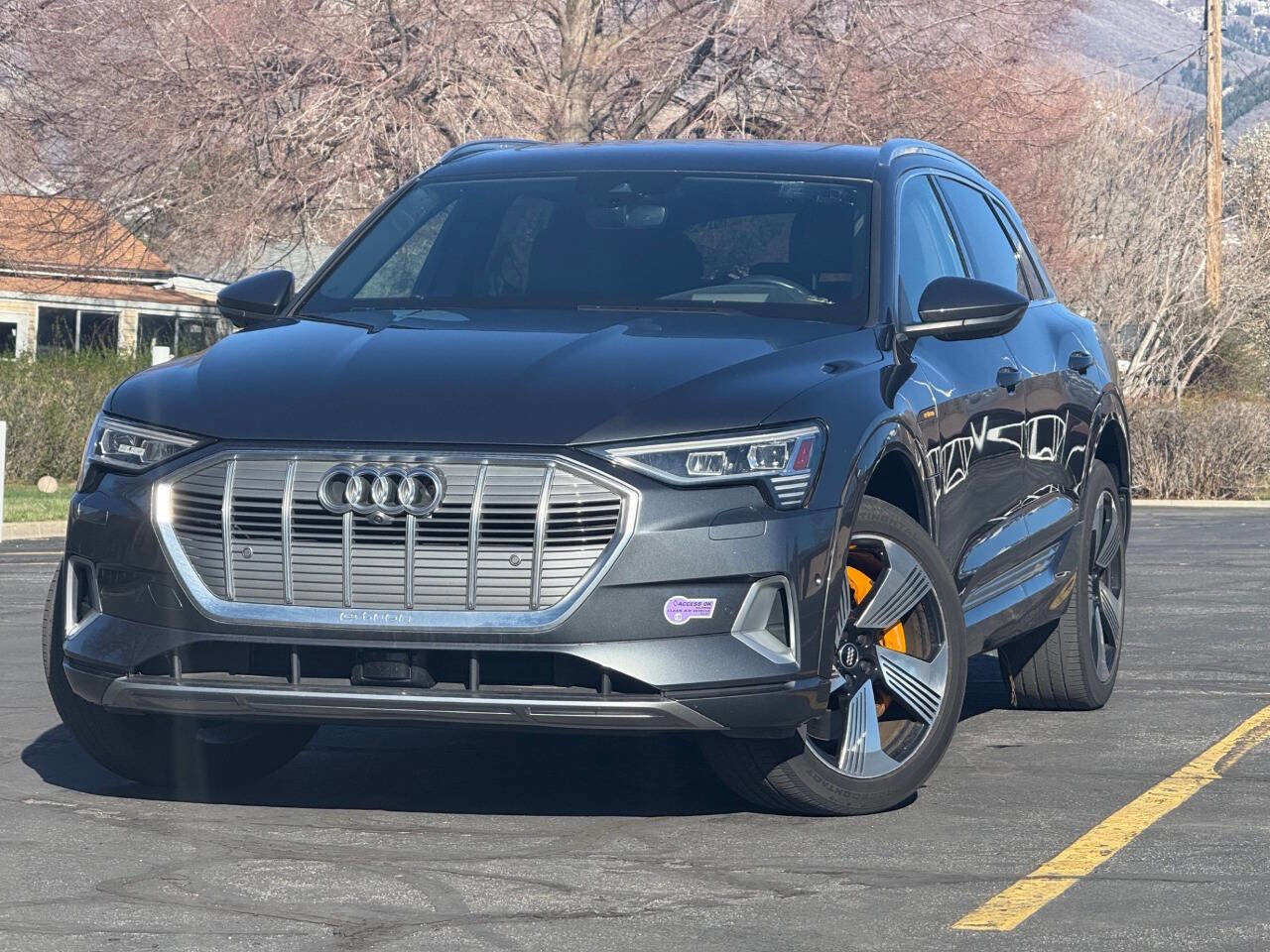 Used 2019 Audi e-tron Prestige w/ Prestige Package AWD/4WD image 1