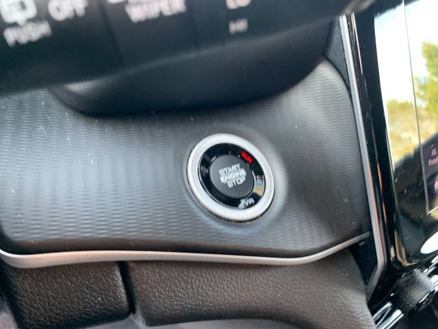 Used 2023 Jeep Grand Cherokee Altitude AWD/4WD image 22